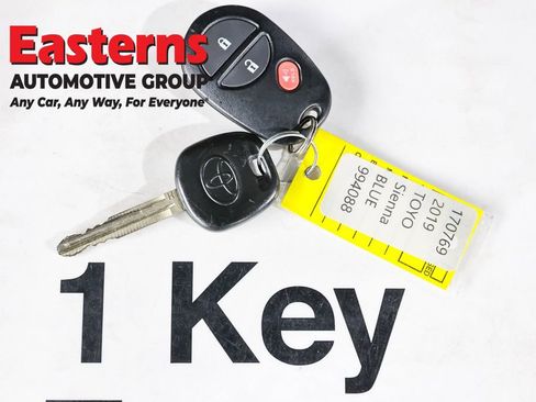 Used 2019 Toyota Sienna L FWD image 23