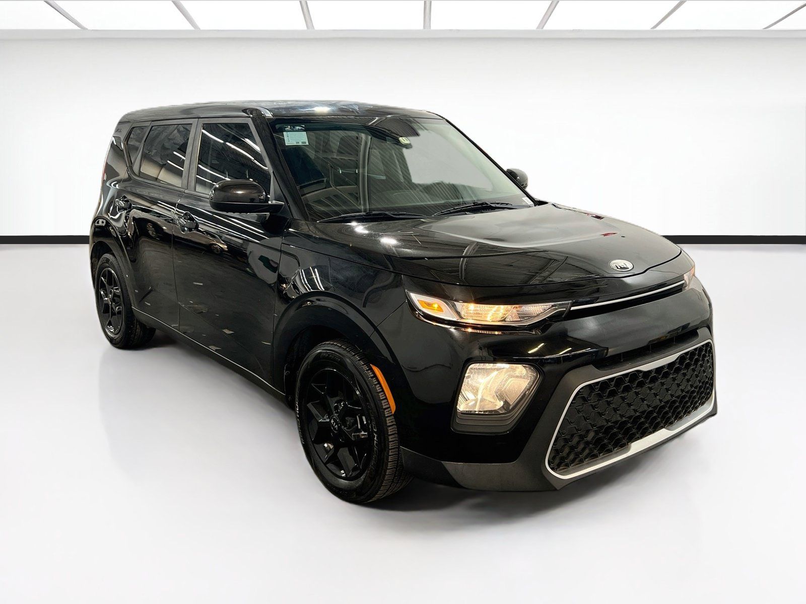 Used 2020 Kia Soul S FWD image 3