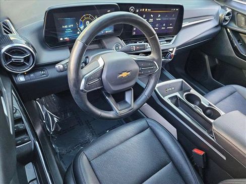 Used 2025 Chevrolet Equinox LT w/ Convenience Package II FWD image 7