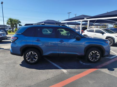 Used 2025 Subaru Forester image 8