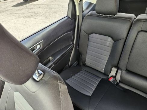 Certified 2023 Ford Edge SE w/ Black Appearance Package image 16