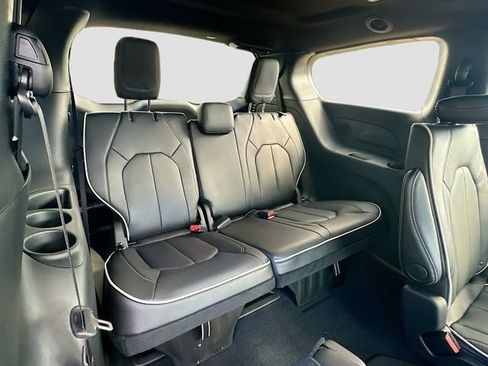 New 2026 Chrysler Pacifica Limited w/ S Appearance Package image 31