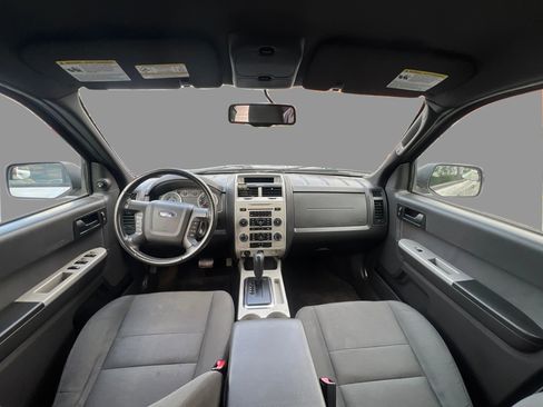 Used 2010 Ford Escape XLT image 19