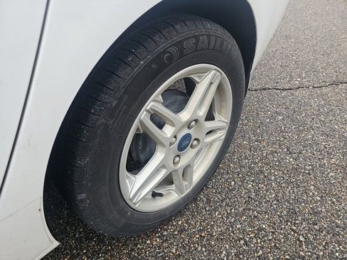 Used 2019 Ford Fiesta SE image 12