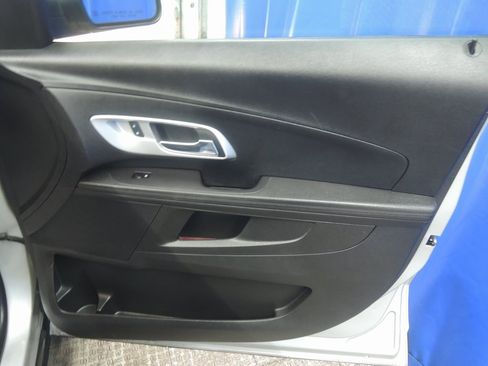 Used 2017 Chevrolet Equinox LT w/ Convenience Package image 36