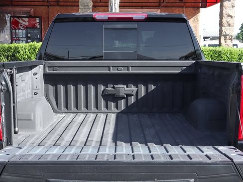 Used 2024 Chevrolet Silverado 1500 LT Trail Boss w/ LT Trail Boss Premium Package AWD/4WD image 8