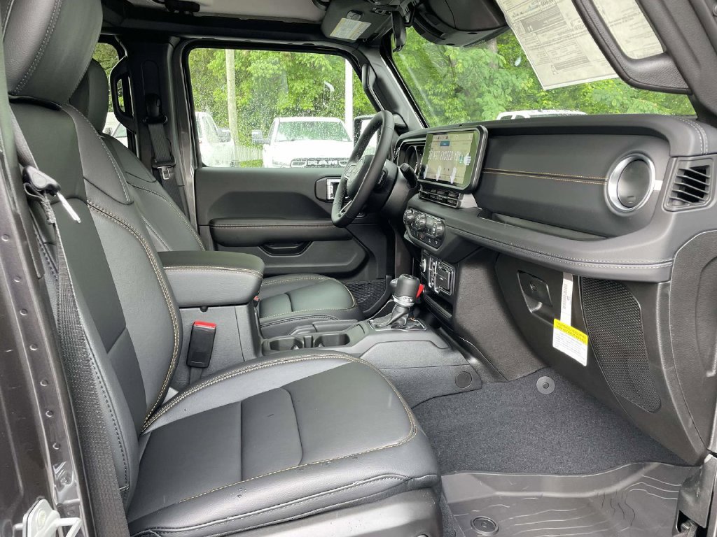New 2026 Jeep Gladiator Sport AWD/4WD image 15