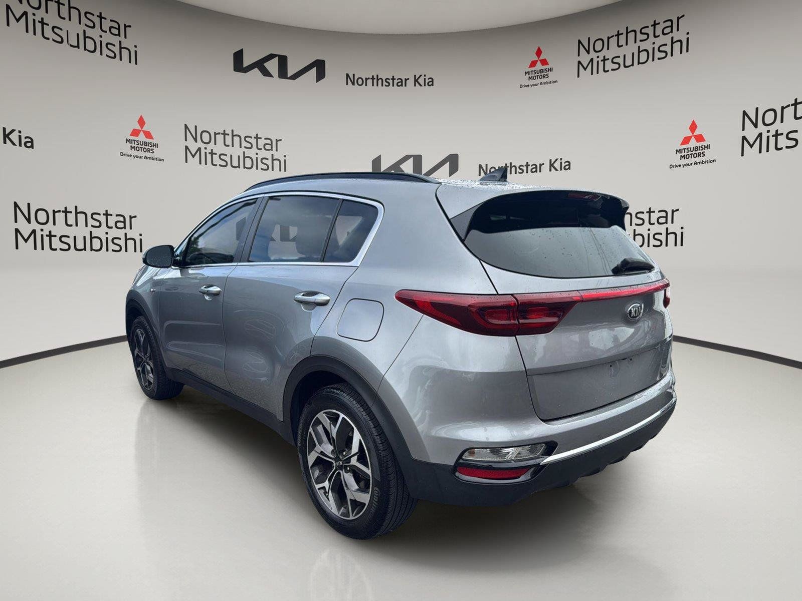 Used 2022 Kia Sportage EX w/ EX Technology Package AWD/4WD image 5