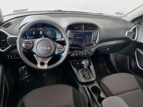 Used 2025 Kia Soul LX w/ LX Technology Package FWD image 21