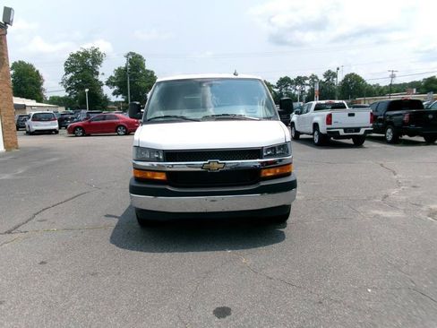 Used 2025 Chevrolet Express 3500 LT w/ LT Preferred Equipment Group RWD image 3