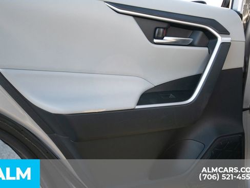 Used 2019 Toyota RAV4 XLE image 19