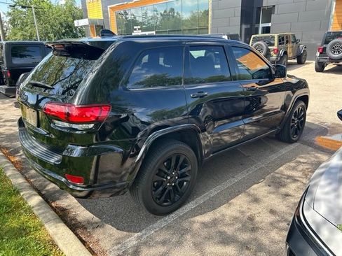 Used 2021 Jeep Grand Cherokee Laredo X AWD/4WD image 9