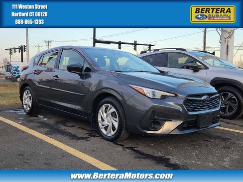 Used 2025 Subaru Impreza 2.0i image 1