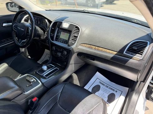 Used 2019 Chrysler 300 Limited RWD image 44
