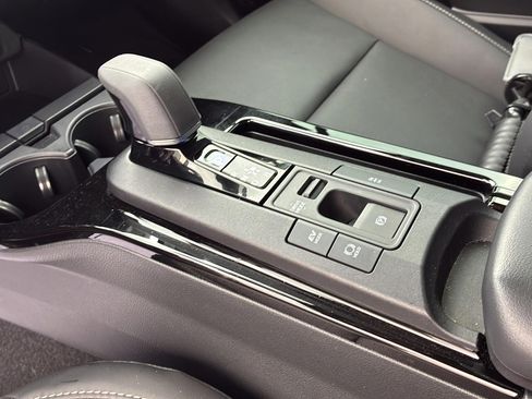 Used 2024 Toyota Prius XLE FWD image 20