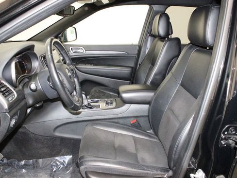 Used 2022 Jeep Grand Cherokee Laredo X image 11