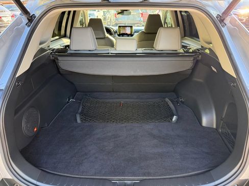 Used 2021 Toyota RAV4 Limited FWD image 11