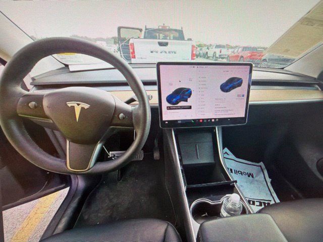 Used 2021 Tesla Model Y Long Range AWD/4WD image 11