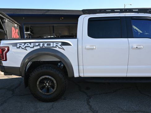 Used 2017 Ford F150 Raptor w/ Equipment Group 802A Luxury AWD/4WD image 12
