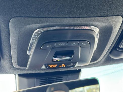 Used 2023 Toyota Corolla SE image 18