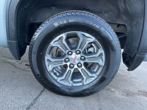 Used 2025 GMC Sierra 1500 SLT AWD/4WD image 10