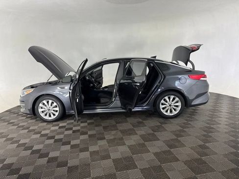 Used 2017 Kia Optima LX w/ Option Group 014 FWD image 12