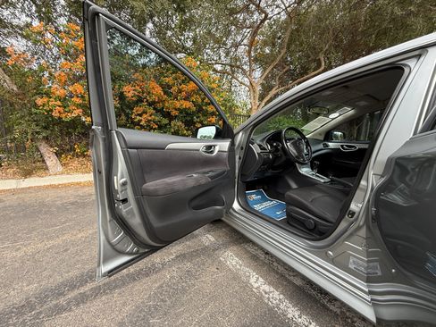 Used 2013 Nissan Sentra SR w/ Driver Pkg FWD image 19