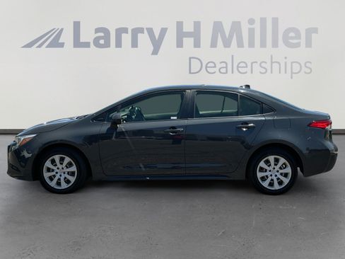 Used 2023 Toyota Corolla LE FWD image 2