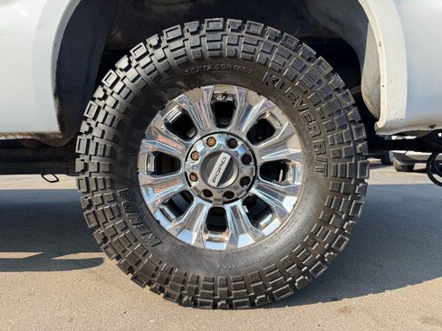 Used 2011 Ford F250 XLT w/ Snow Plow Prep Pkg AWD/4WD image 14