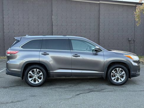 Used 2014 Toyota Highlander XLE AWD/4WD image 4