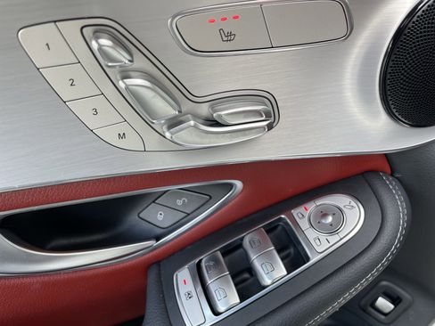 Used 2022 Mercedes-Benz GLC 300 4MATIC image 11