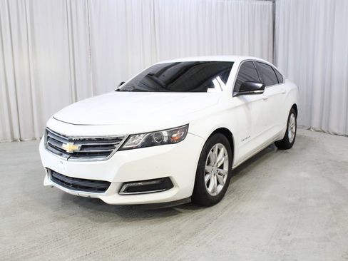 Used 2018 Chevrolet Impala LT FWD image 35