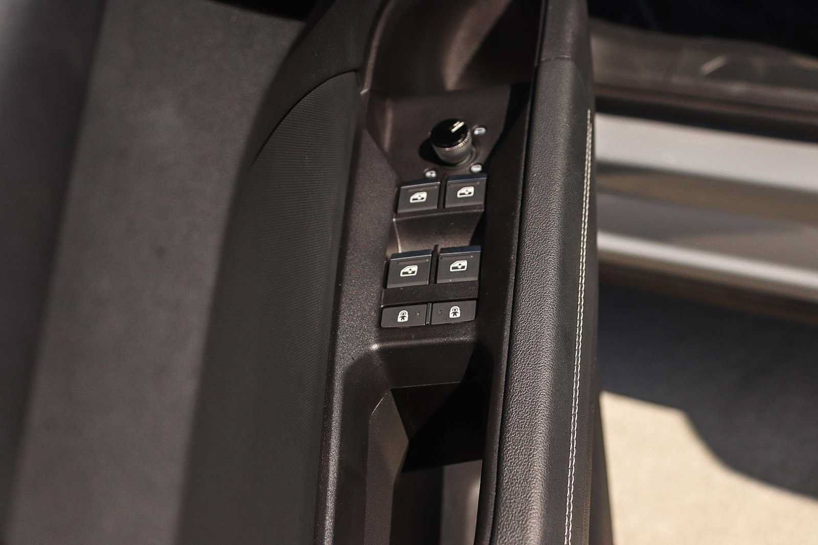 Used 2023 Audi Q4 e-tron Premium Plus w/ Premium Plus RWD image 27