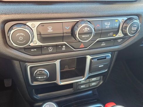 Used 2024 Jeep Wrangler Sport image 17