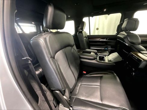 Used 2022 Jeep Grand Wagoneer Series I image 16
