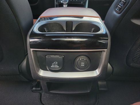 Used 2022 Kia Carnival SX Prestige image 12