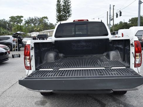Used 2017 Nissan Frontier SV RWD image 8