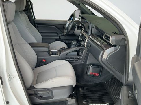 Used 2026 Toyota Tacoma SR5 AWD/4WD image 24