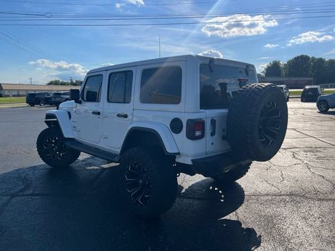 Used 2020 Jeep Wrangler Unlimited Sahara w/ Uconnect 4C Nav & Sound Group AWD/4WD image 4
