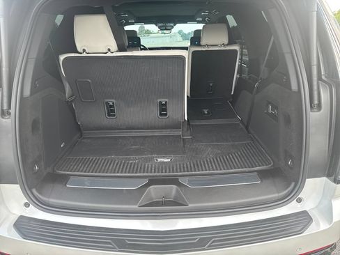 Used 2025 Cadillac Escalade V AWD/4WD image 9