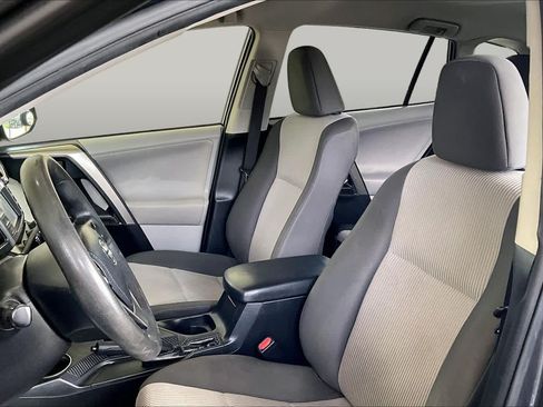 Used 2013 Toyota RAV4 LE FWD image 7