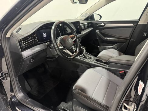 Used 2025 Volkswagen Jetta SE FWD image 15