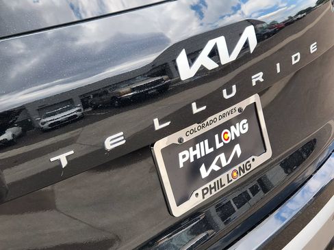 Certified 2023 Kia Telluride EX w/ EX Captain's Chair Package FWD image 11