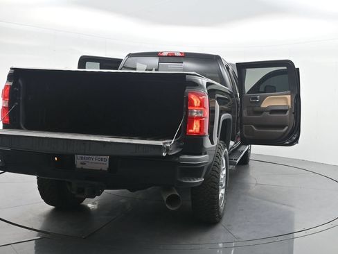 Used 2019 GMC Sierra 2500 Denali w/ Duramax Plus Package AWD/4WD image 43