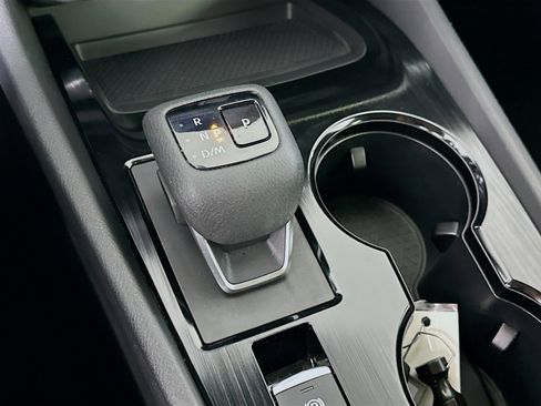 Used 2023 Nissan Rogue SV image 23