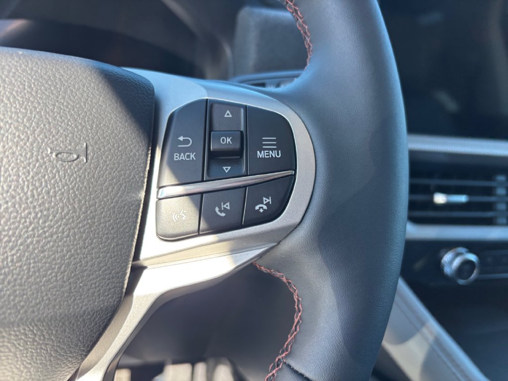 Used 2026 Ford Explorer Active w/ Active Comfort Package AWD/4WD image 17