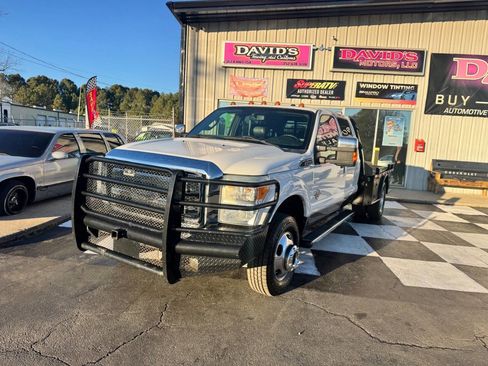 Used 2015 Ford F350 Lariat w/ Lariat Ultimate Package image 3