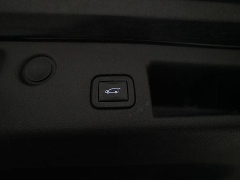 Used 2018 Chevrolet Equinox LT FWD image 15