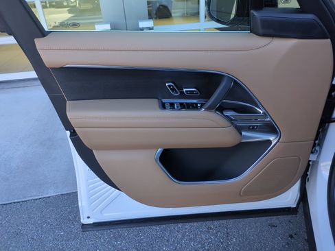 New 2026 Land Rover Range Rover SE AWD/4WD image 9