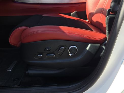 Used 2023 Genesis GV70 2.5T w/ Sport Prestige Package image 17